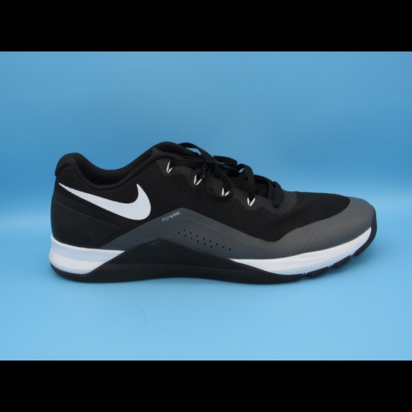 Nike Trainers - Picture 2 of 3